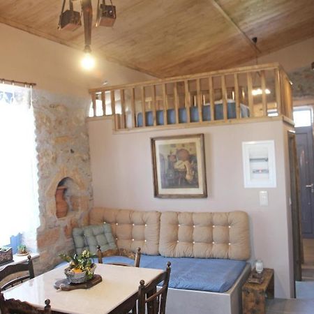 Laini Guest Houses Kouloukouthiana Exterior photo