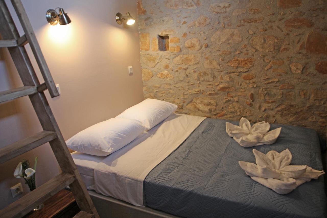 Laini Guest Houses Kouloukouthiana Exterior photo